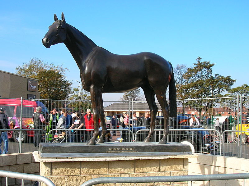 Double Trigger. Bronze statue at Doncaster Racecourse (photo credit Helena, CC BY-SA 2.0)