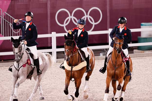 Great Britain Takes Gold (Credit: FEI/Kai Forsterling)
